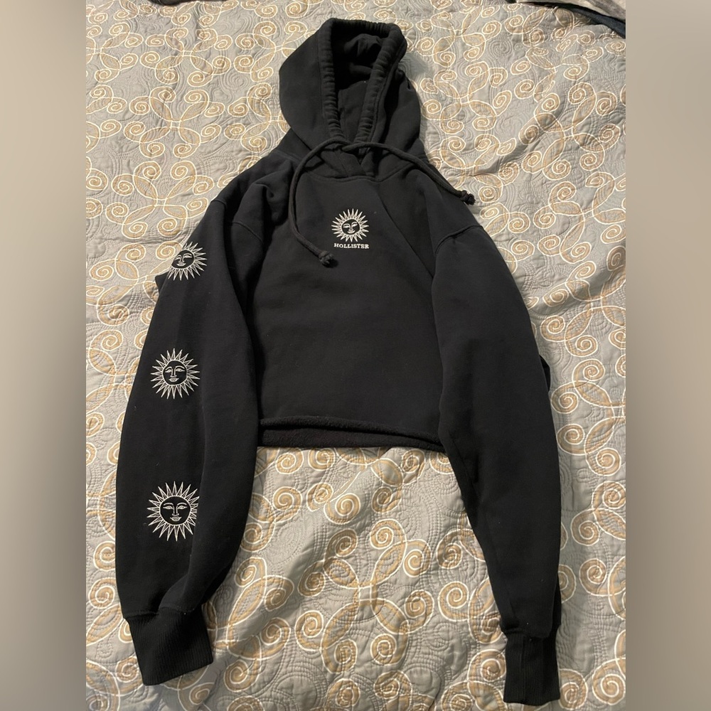 Cropped Hollister hoodie